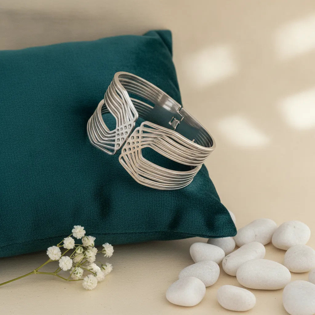 Waveform Cuff