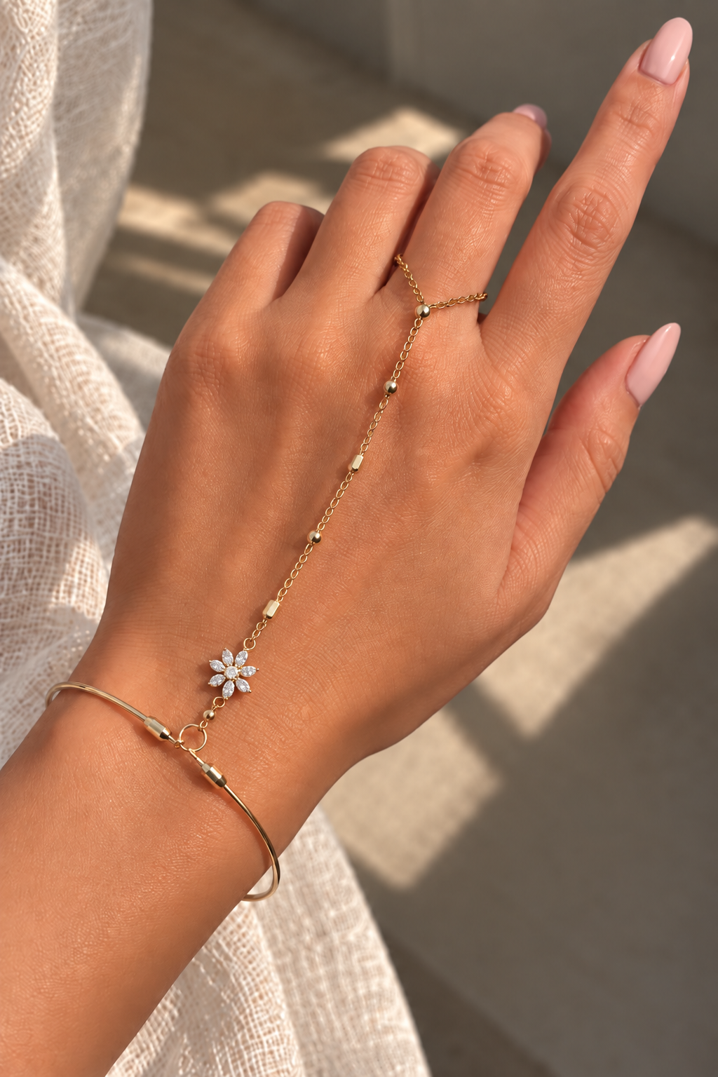 Fleur Hand Chain