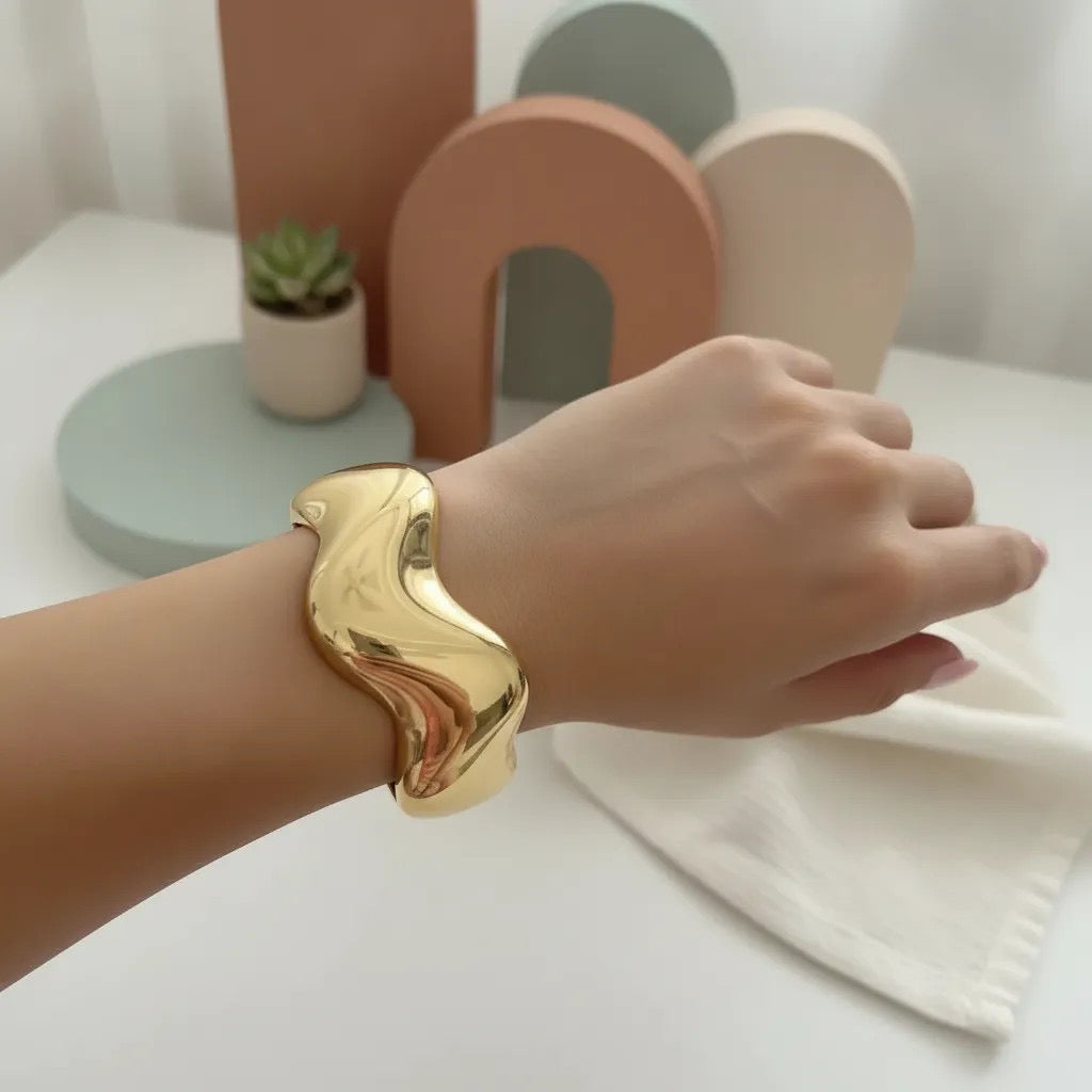 Sculpted Gold Bangle