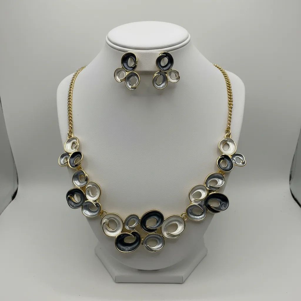 Halo Necklace & Earrings Set